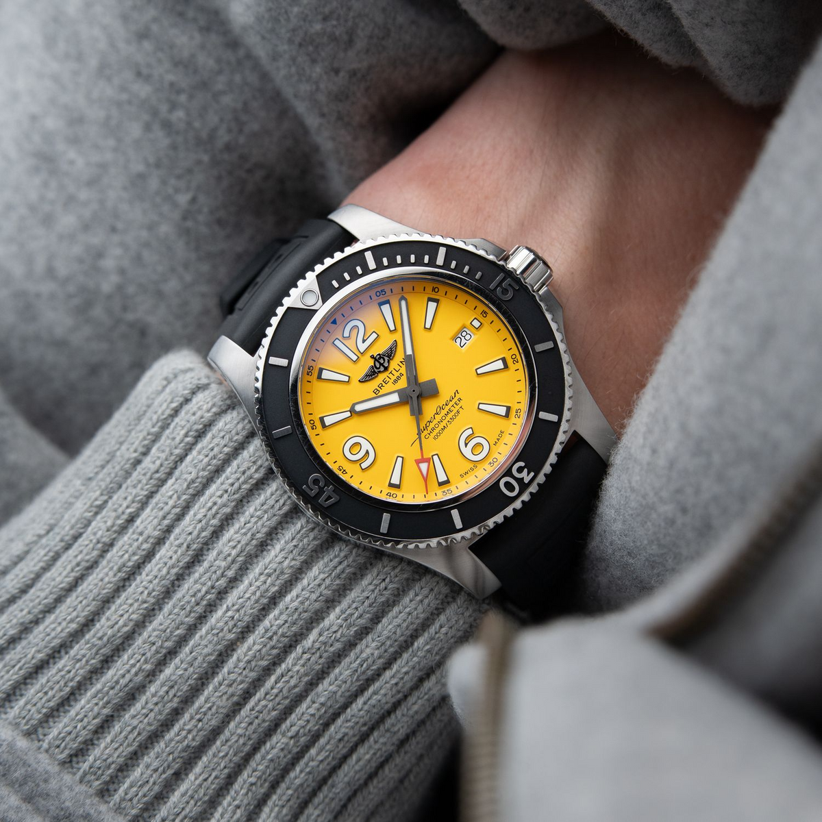 Breitling Superocean Automatic 44 Yellow Dial 1000M Diver Steel Rubber Set 44mm A17367021I1S1