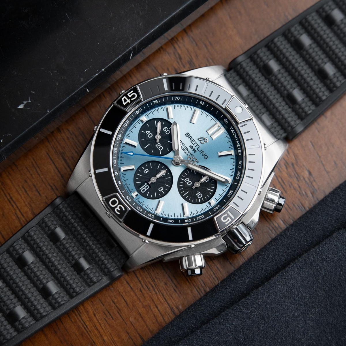 Breitling Super Chronomat B01 44 Chronograph PB0136