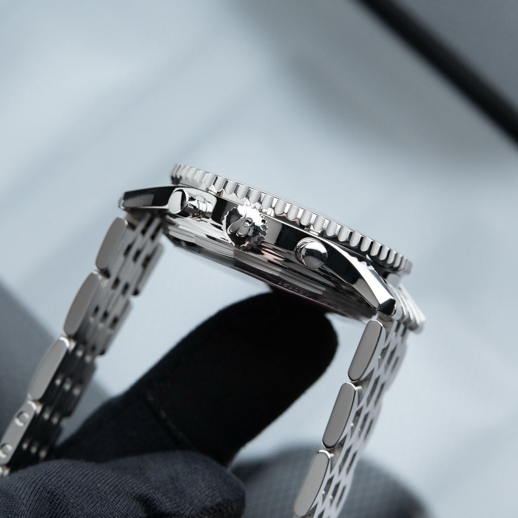 Breitling Navitimer B01 Chronograph 43mm Silver Panda Dial Bracelet AB012121
