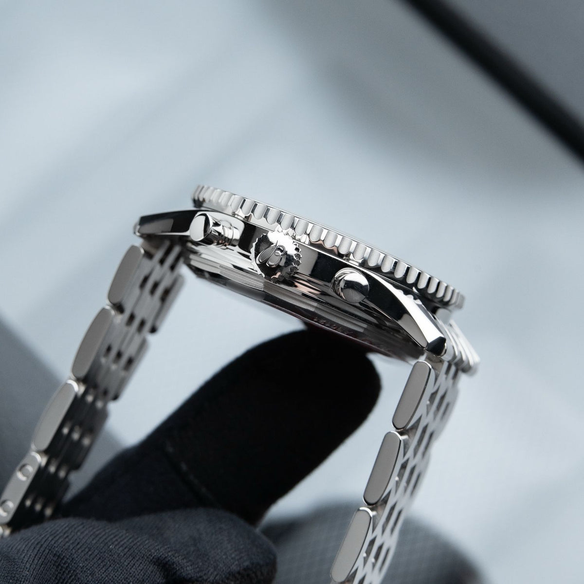 Breitling Navitimer B01 Chronograph 43mm Silver Panda Dial Bracelet AB012121