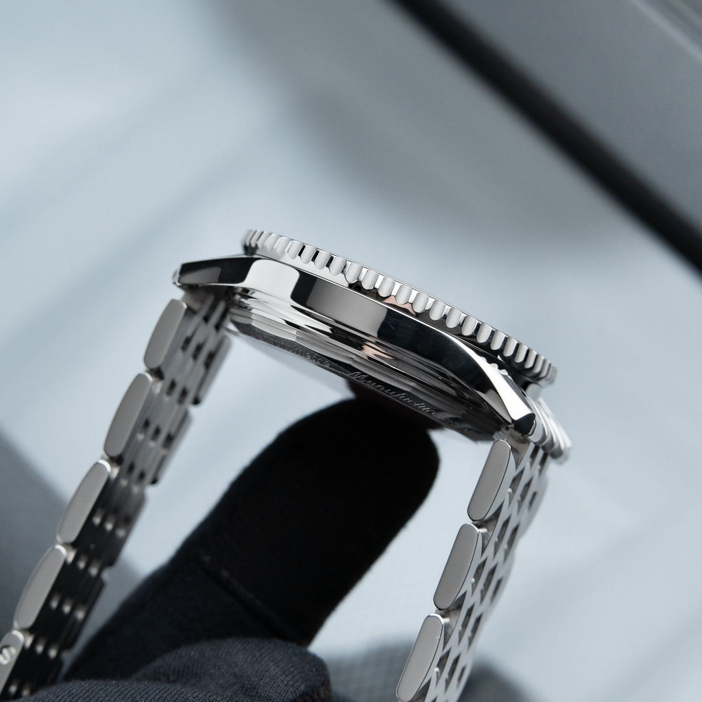 Breitling Navitimer B01 Chronograph 43mm Silver Panda Dial Bracelet AB012121