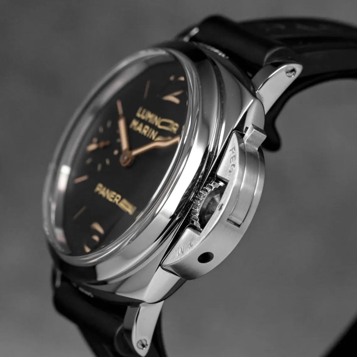 Panerai Luminor Marina Ref.PAM00422– Ships from USA – Free Delivery