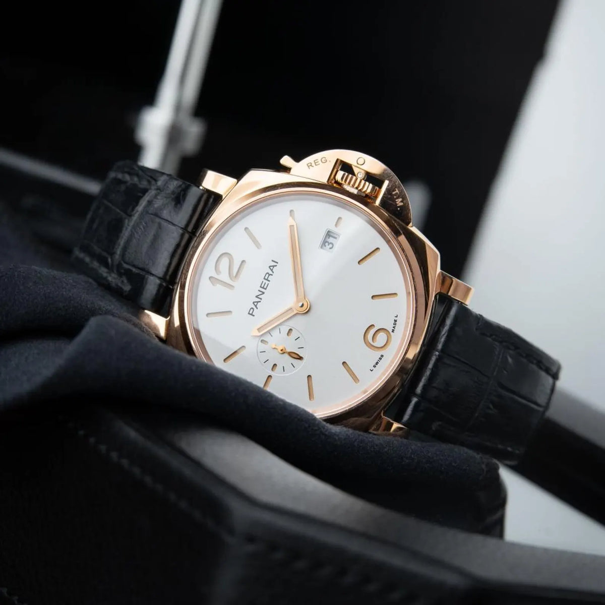 Panerai Luminor Due Goldtech White Sunburst Dial Rose Gold Leather PAM01336