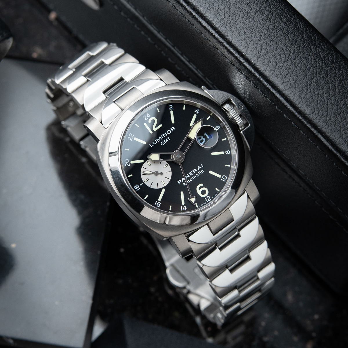 Panerai Luminor GMT Titanio Steel Titanium Bracelet Black Dial PAM00161