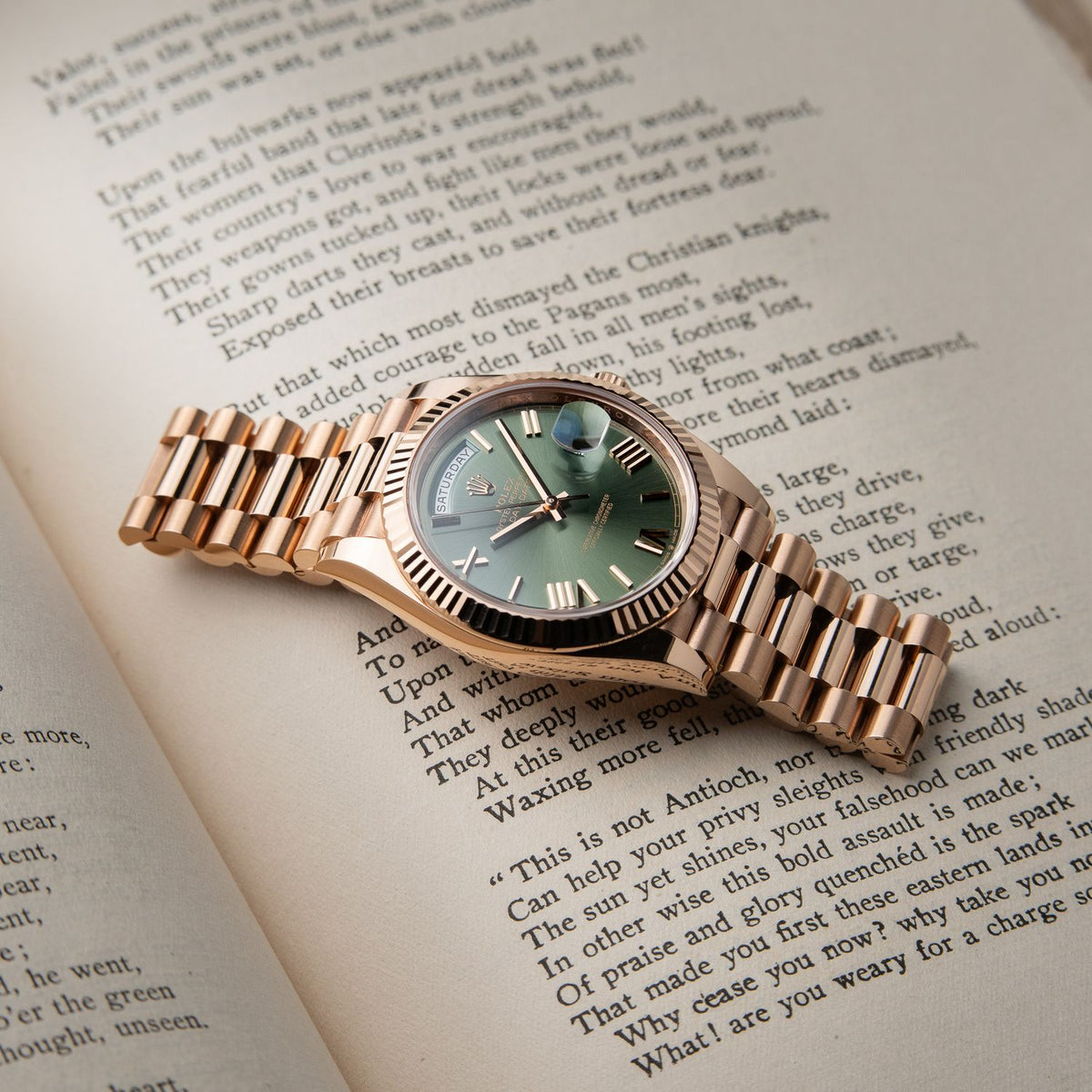 Rolex Oyster Perpetual Day-Date 40 Rose Gold Presidental Bracelet Olive Green Dial  M228235-0025 40mm