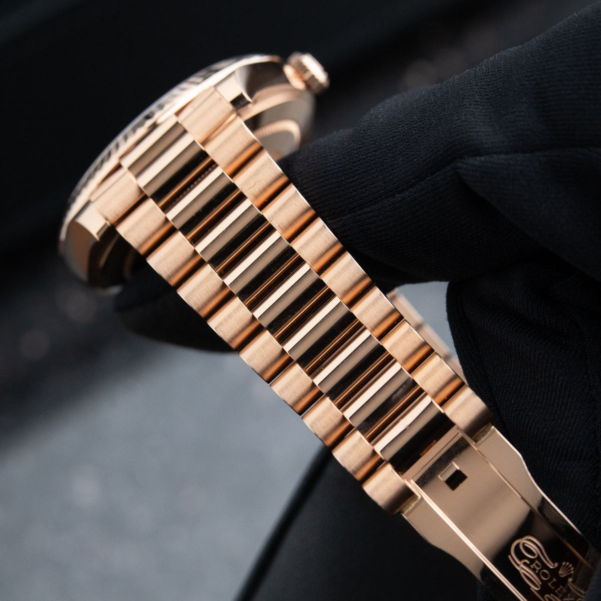 Rolex Oyster Perpetual Day-Date 40 Rose Gold Presidental Bracelet Olive Green Dial  M228235-0025 40mm