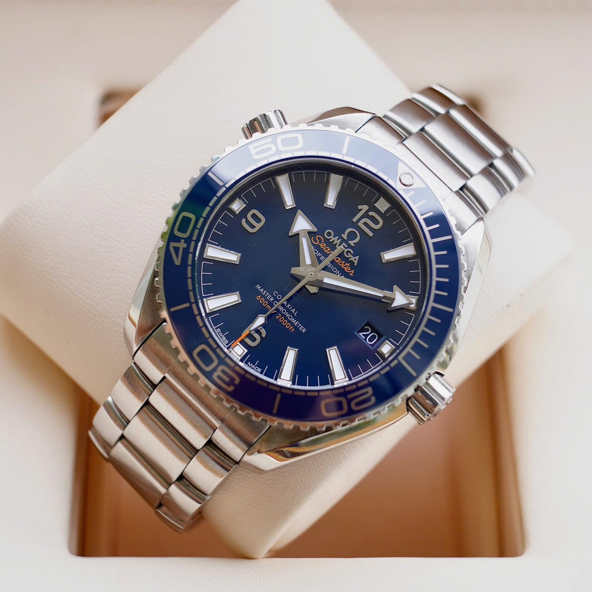 Omega Seamaster Planet Ocean 215.30.40.20.03.001 39.5mm