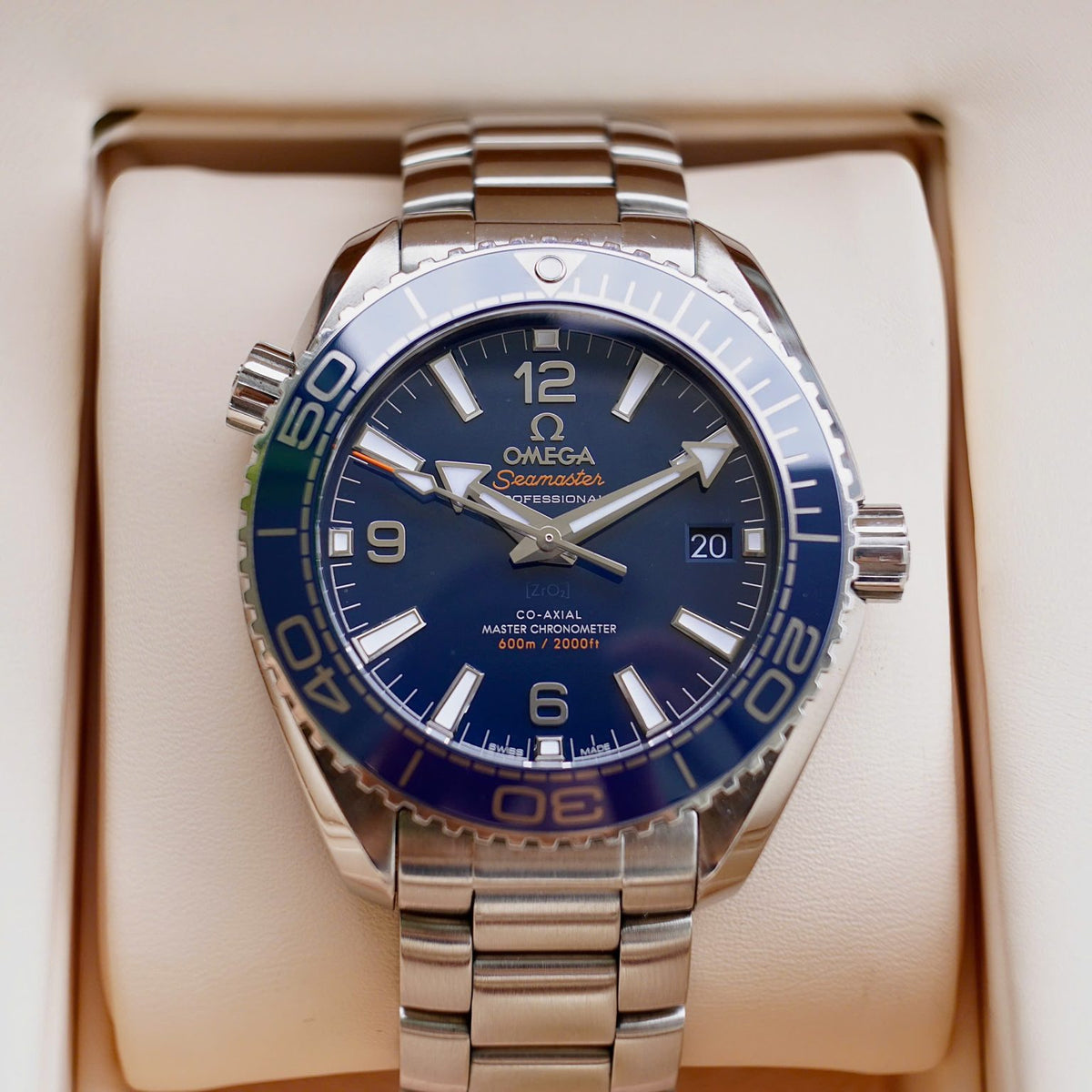 Omega Seamaster Planet Ocean 215.30.40.20.03.001 39.5mm